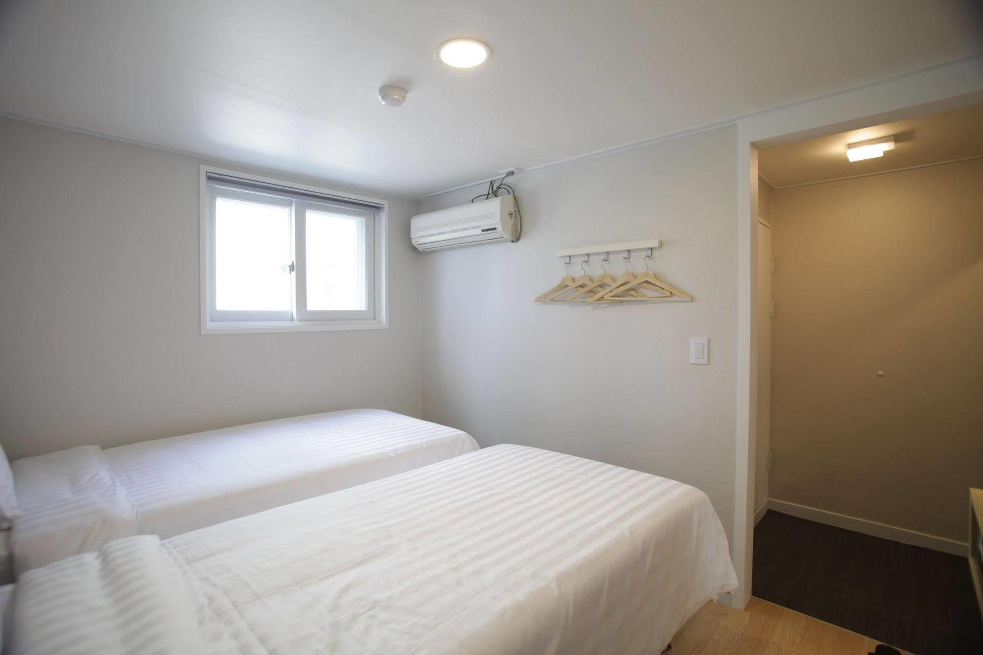 Hotel Sleepy Panda Streamwalk Seoul Jongno Exterior photo